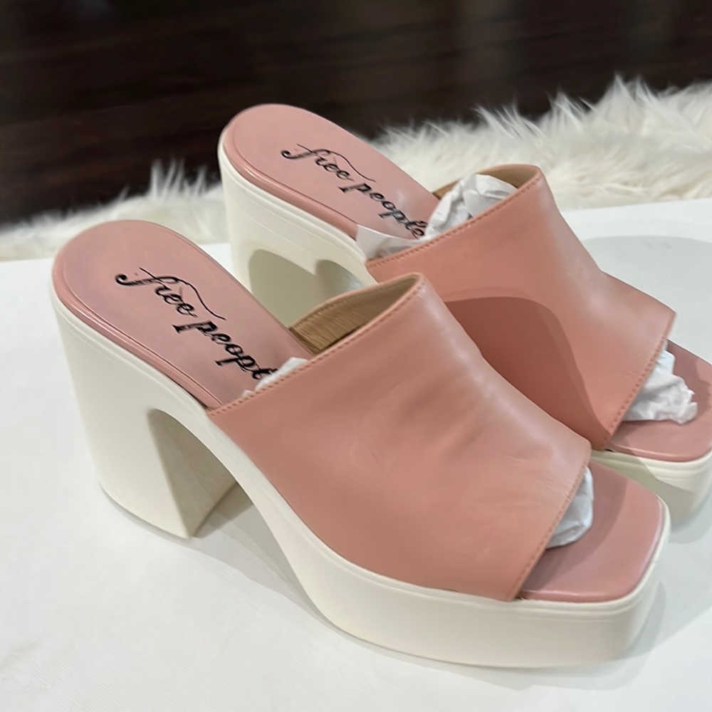Brand new Free People Zoe Platform in pink size 7